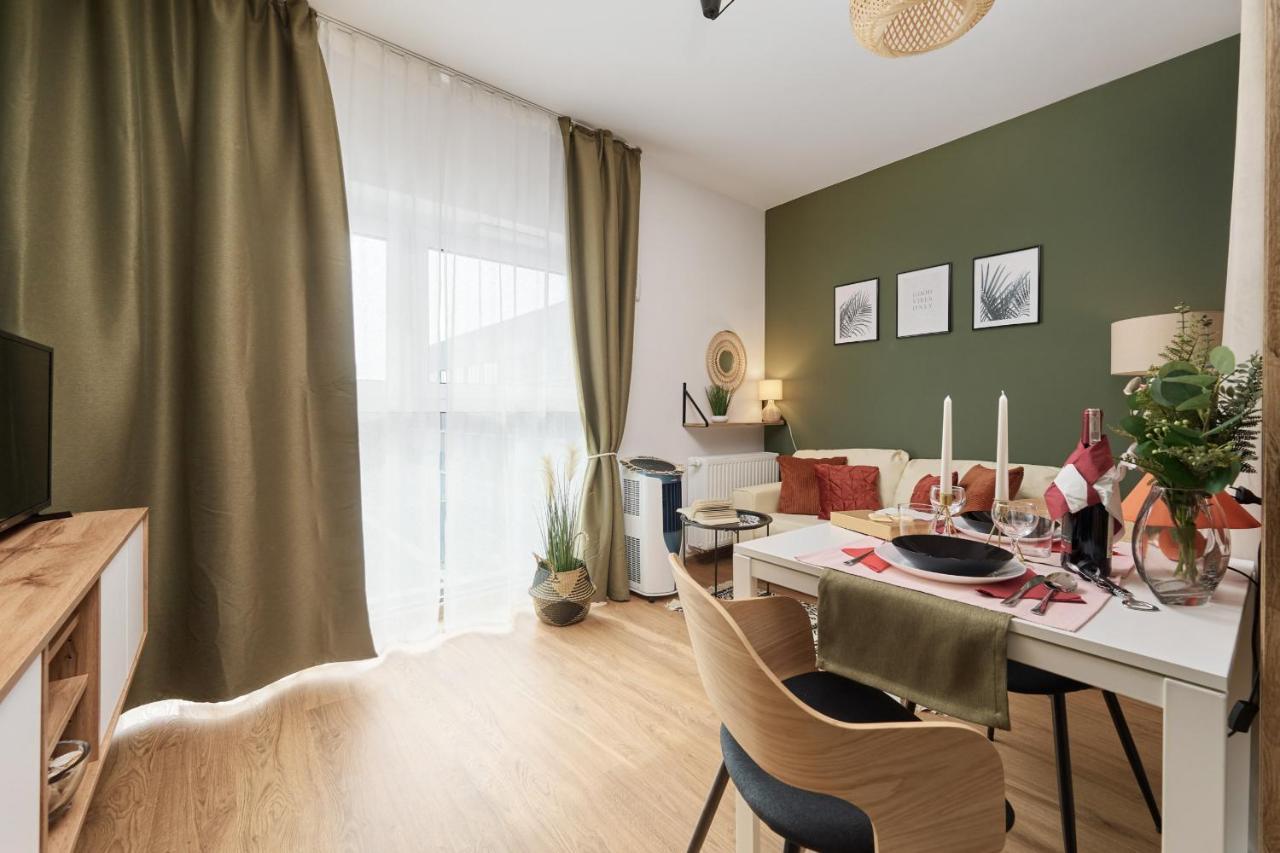 City Panorama Studio Apartments Jaworska 4 By Noclegi Renters Breslau Exterior foto