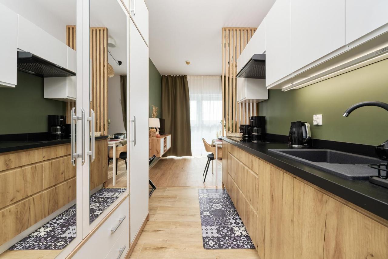 City Panorama Studio Apartments Jaworska 4 By Noclegi Renters Breslau Exterior foto